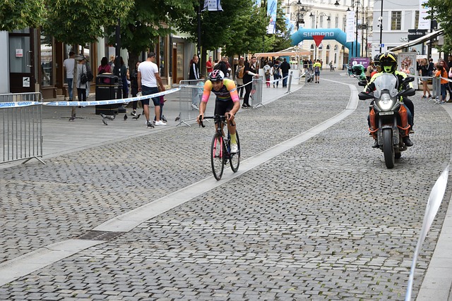 积极开拓 积极开拓